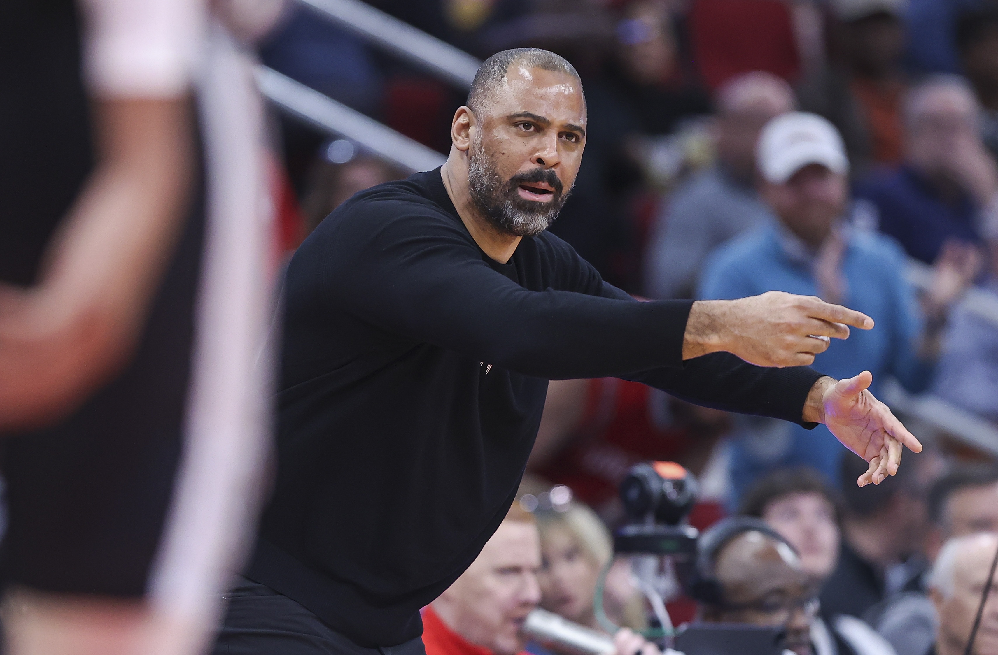 烏度卡:阿門那個(gè)發(fā)球糟透了 發(fā)不出來可以叫暫停的